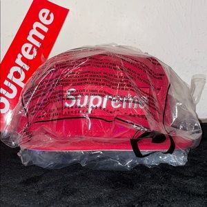 | 7 1/8 |Red Supreme Champions Box Logo Hat(SS21)
